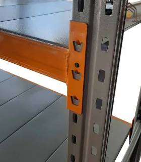 پایه راک نیمه سنگین که برای استحکام و نگهداری بارهای سنگین طراحی شده است.